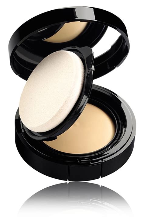 chanel teint innocence naturally luminous compact makeup|Light Makeup .